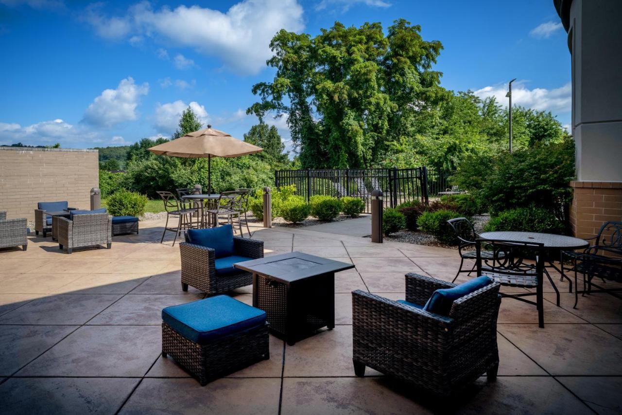 Holiday Inn Hotel & Suites Beckley By Ihg Exterior photo