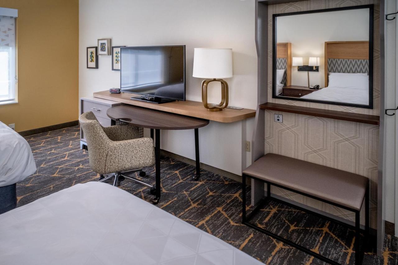 Holiday Inn Hotel & Suites Beckley By Ihg Exterior photo
