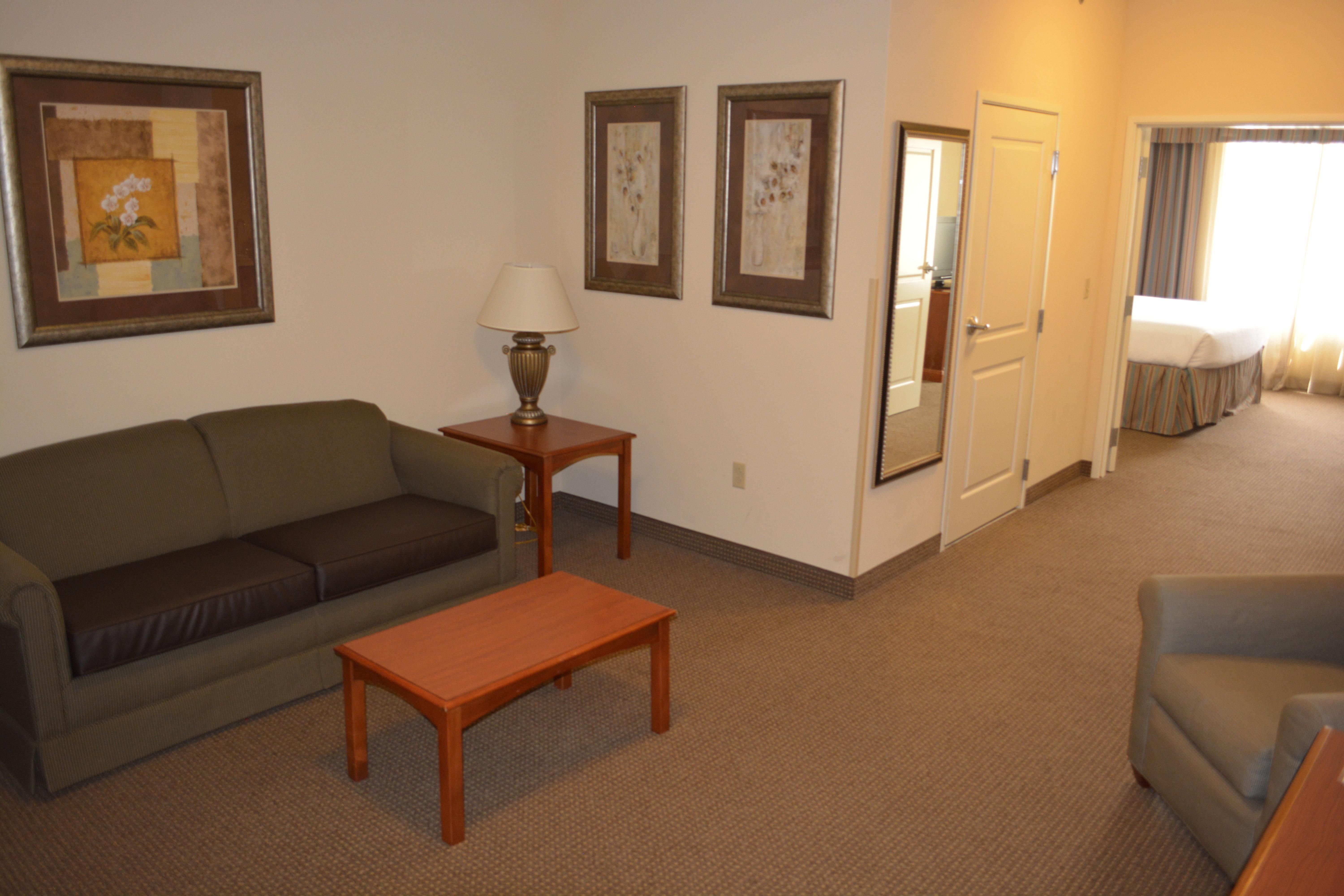 Holiday Inn Hotel & Suites Beckley By Ihg Exterior photo