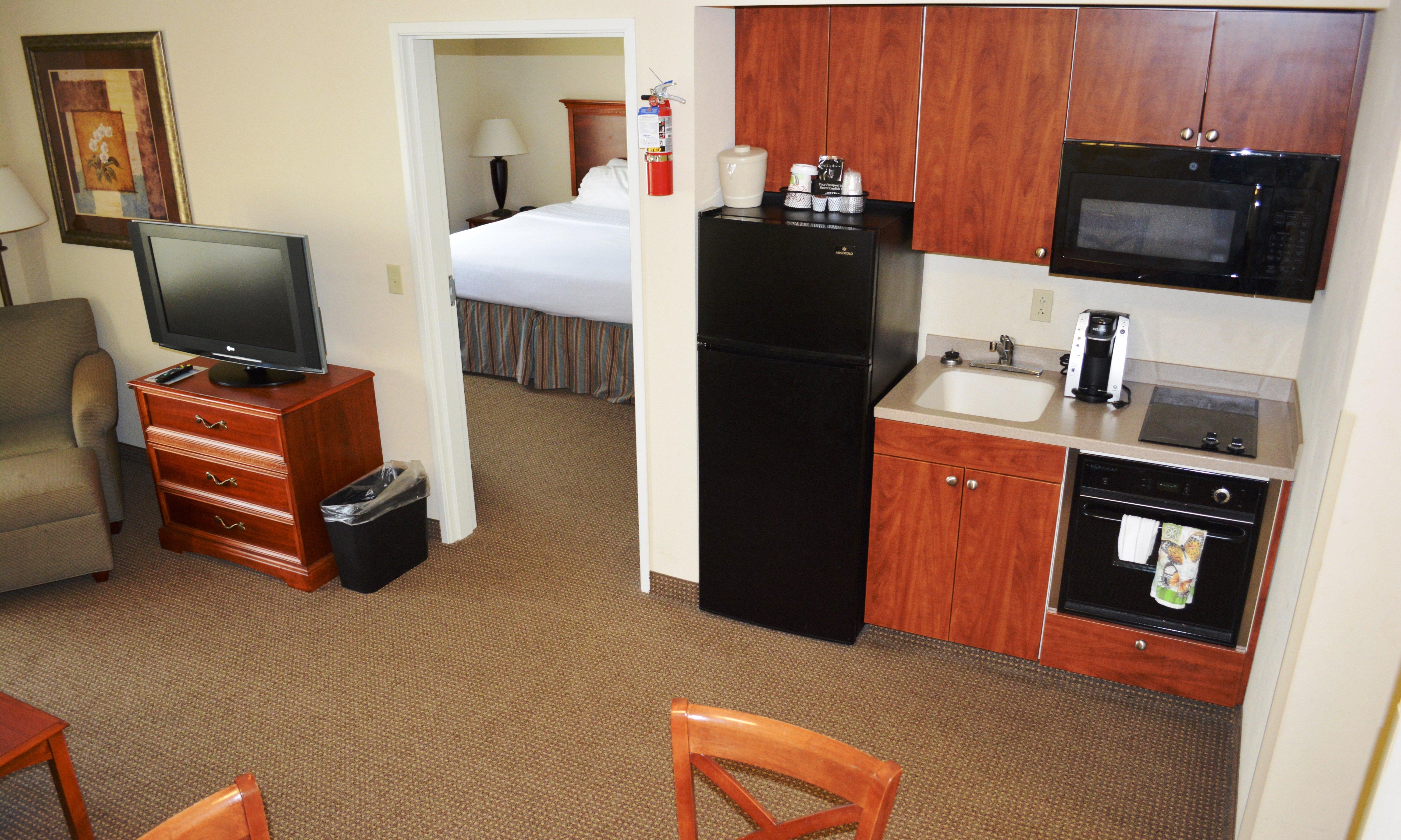 Holiday Inn Hotel & Suites Beckley By Ihg Exterior photo